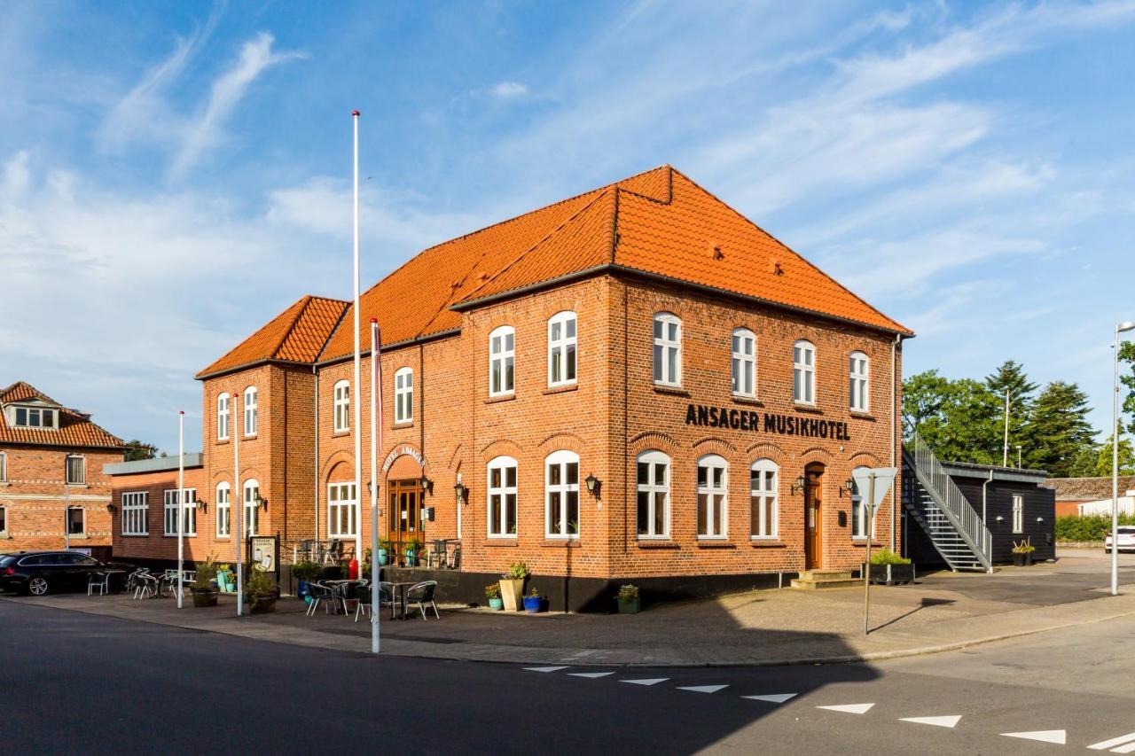 Ansager Hotel Og Hytteby ภายนอก รูปภาพ